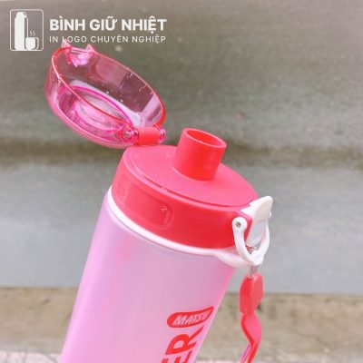 Bình nước nhựa quà tặng in logo thương hiệu Duy Tân nút bấm dung tích 700ml BNN-04